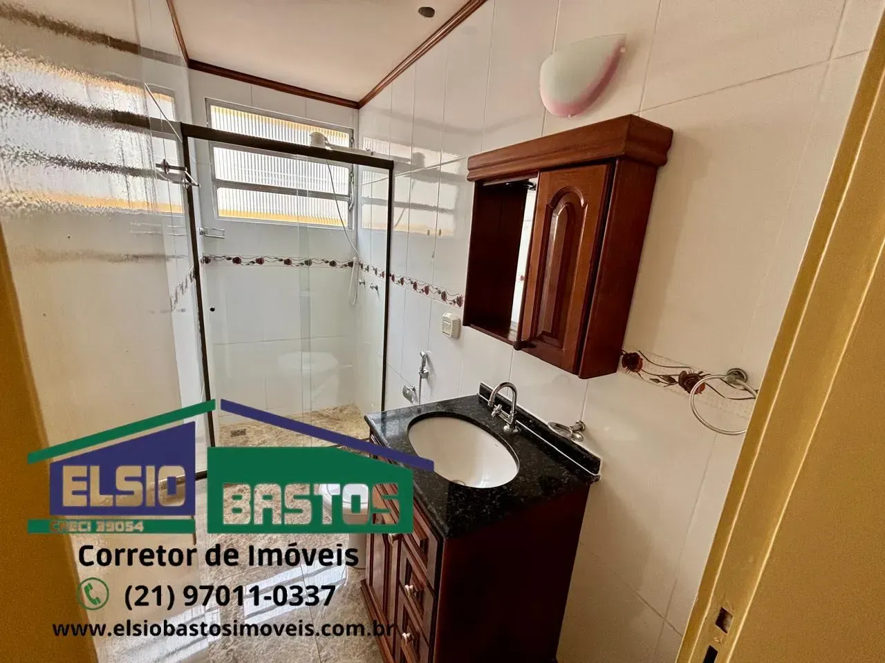 2-bedroom 2-bath apartment with a separate closed kitchen — photo 6