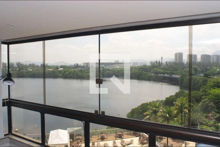 Furnished apartment, 105 m², with floor-to-ceiling windows — photo 4