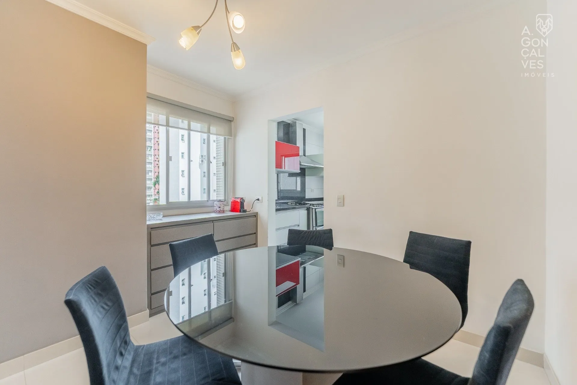 Furnished 219 m² apartment with 4 bedrooms and 2 parking spots — photo 13