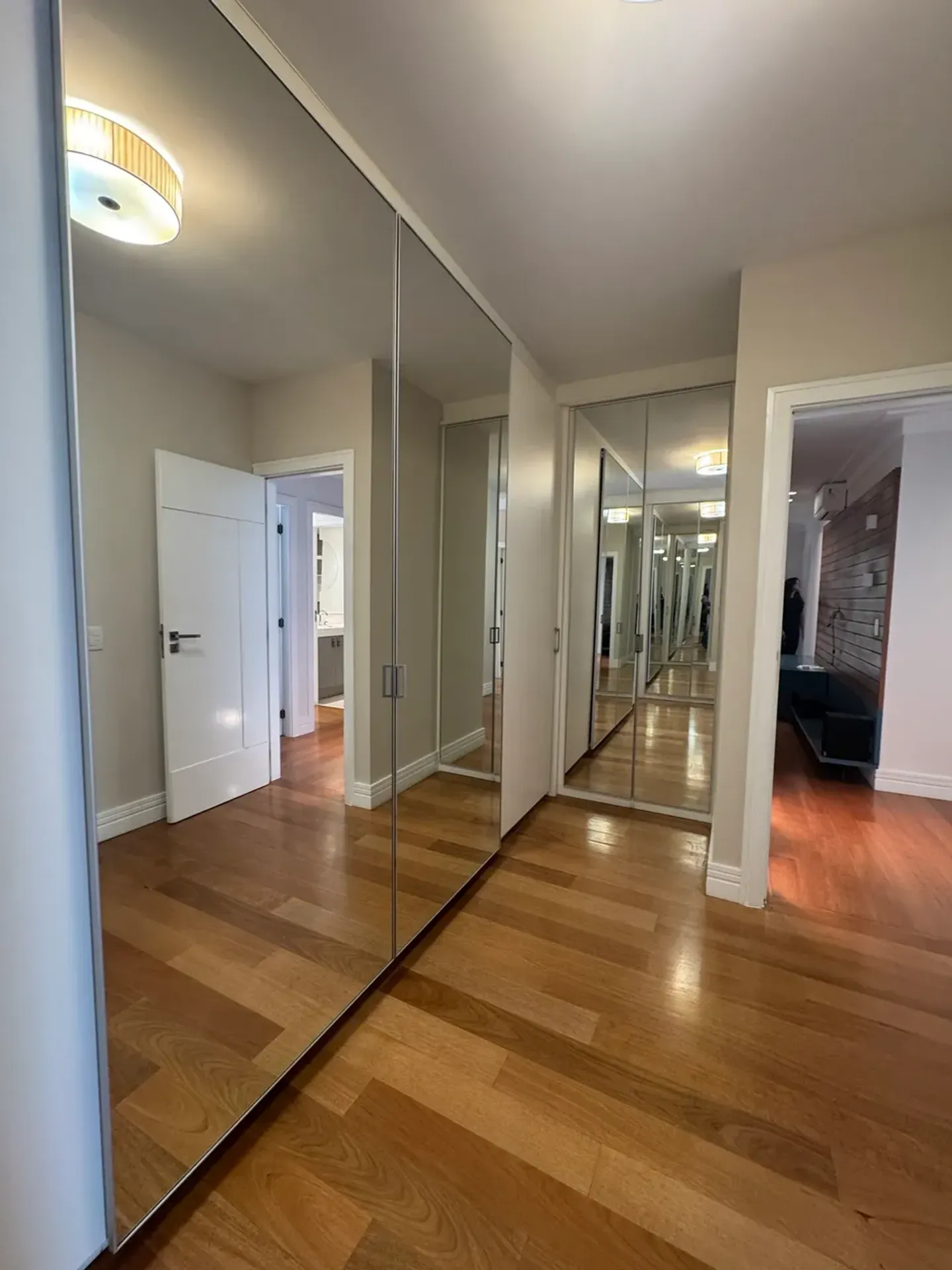 Unfurnished apartment with 4 bedrooms and 5 baths — photo 3