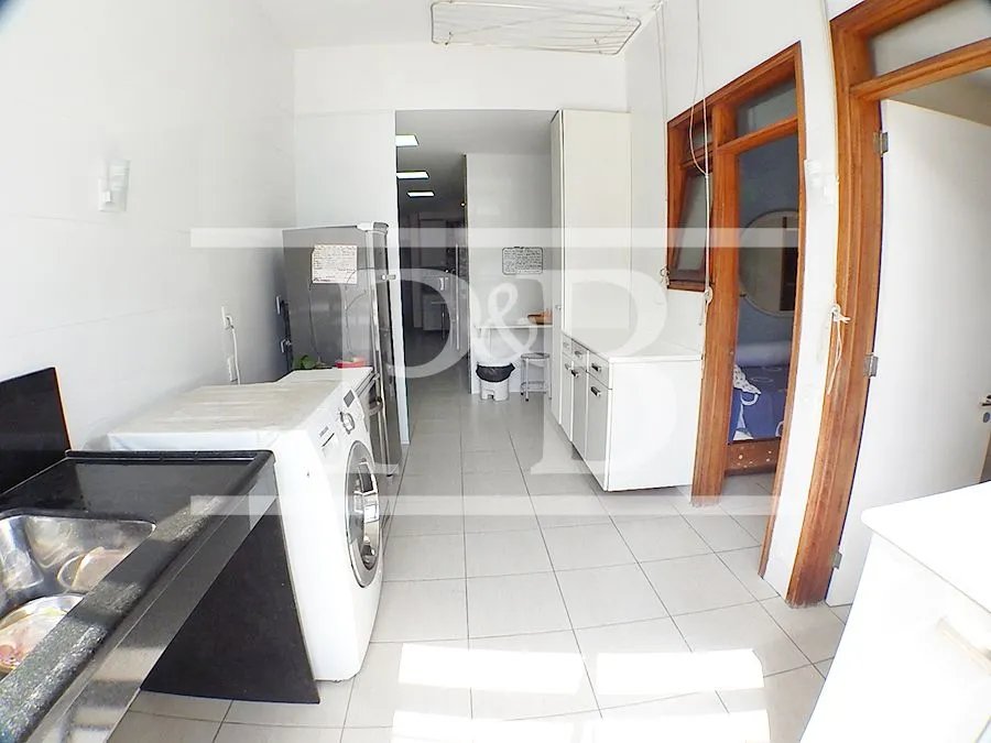 3-bedroom apartment with open-plan kitchen, 270 m² — photo 33
