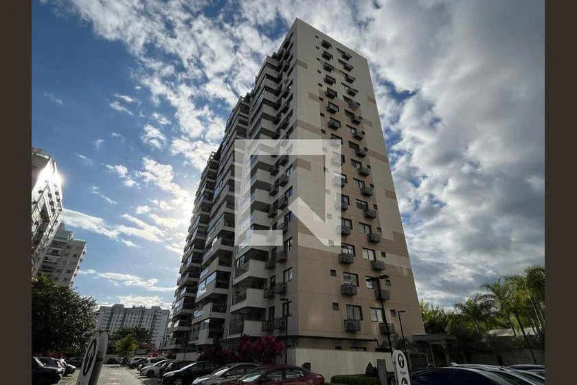 3-bedroom apartment in a building with a gym — photo 40