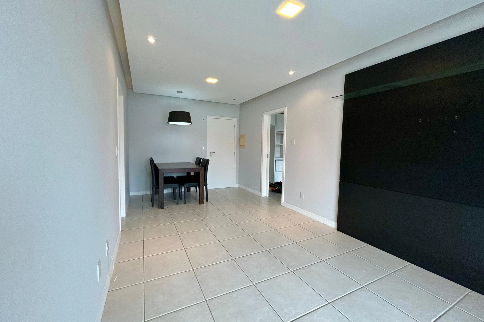 2-bedroom apartment in a building with a gym — photo 22