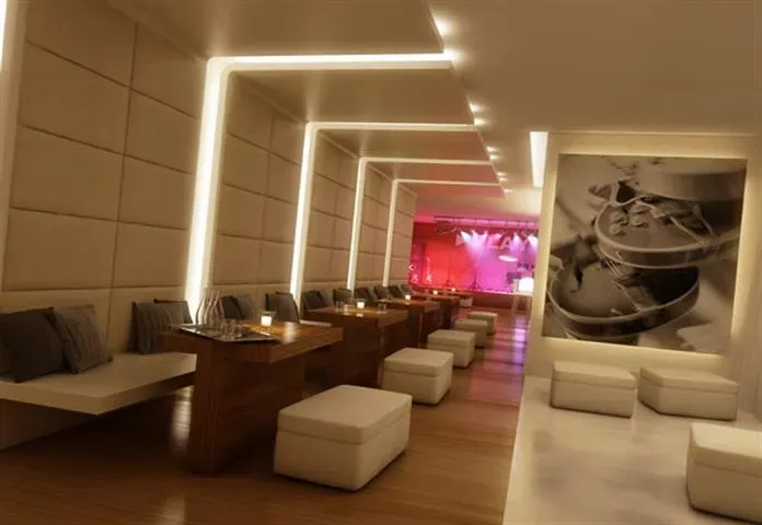 4-bedroom apartment with a grill on the balcony — photo 33