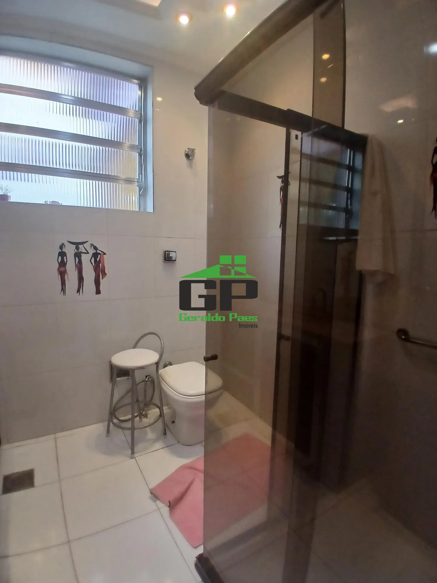 Casa de 349 m² com varanda gourmet e jardim — photo 41