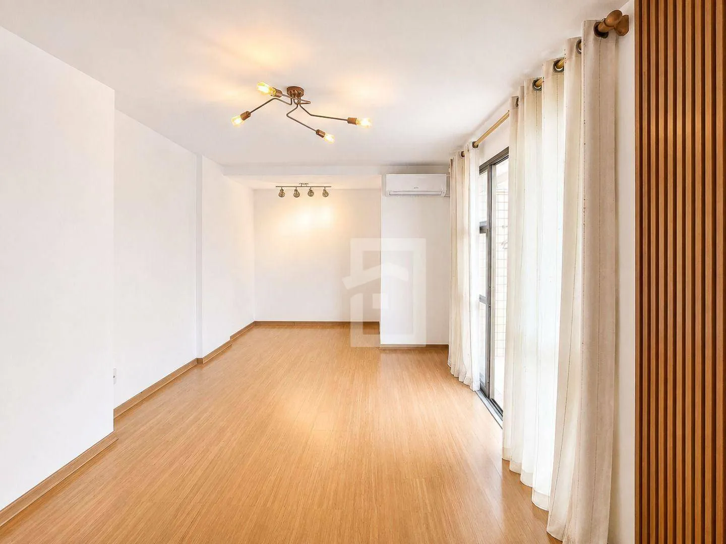 210 m² apartment with 3 bedrooms and glassed balcony — photo 22