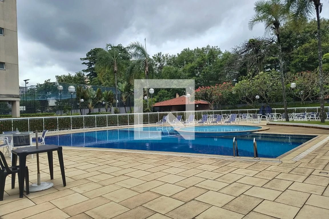 Glass-enclosed balcony in a 3-bedroom apartment, 155 m² — photo 94