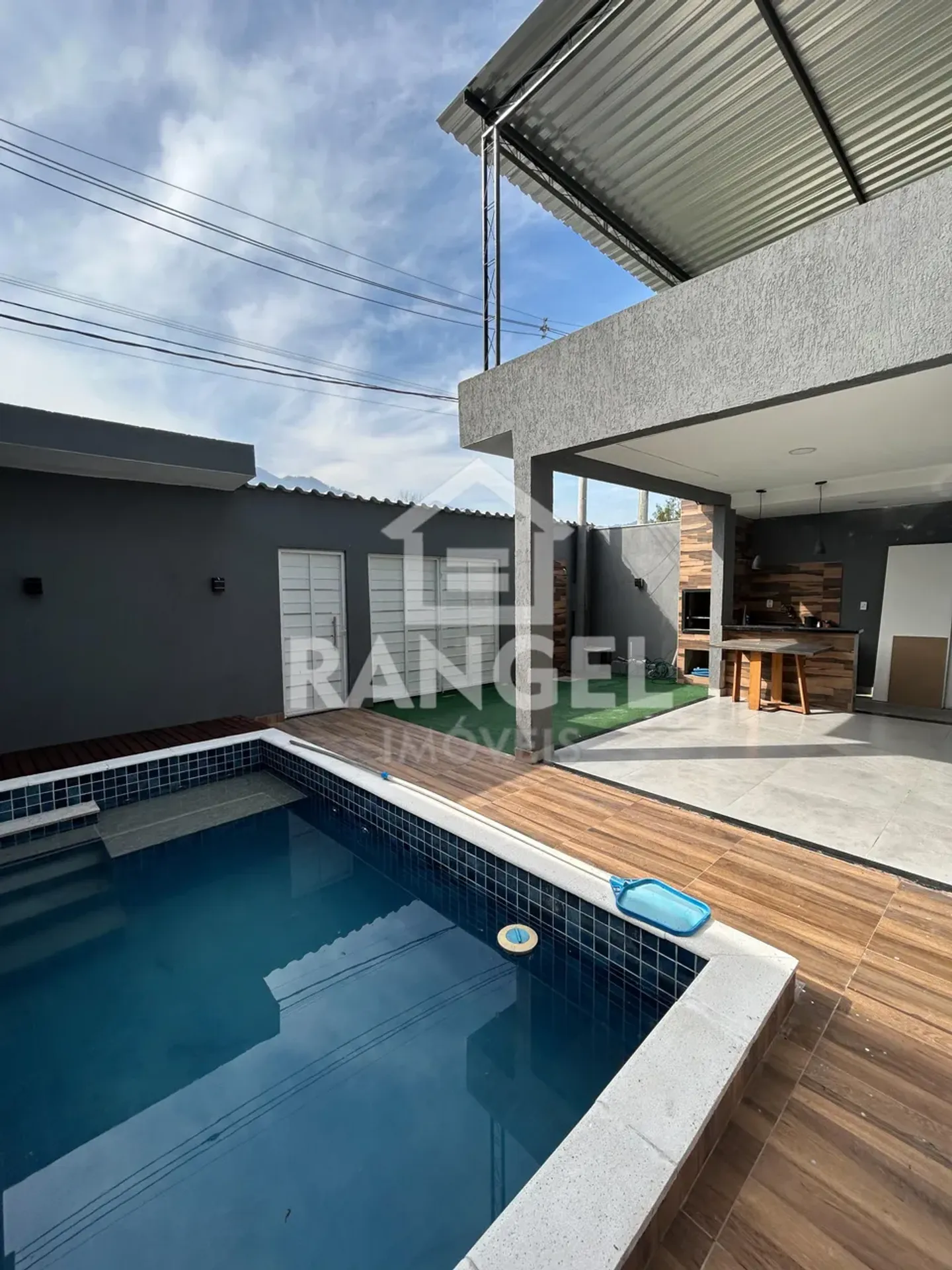 3-bedroom house with a washing machine — photo 14