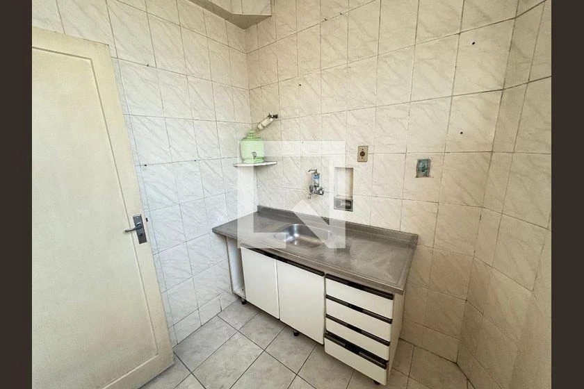 144 m² apartment with 3 bedrooms and 2 bathrooms — photo 37