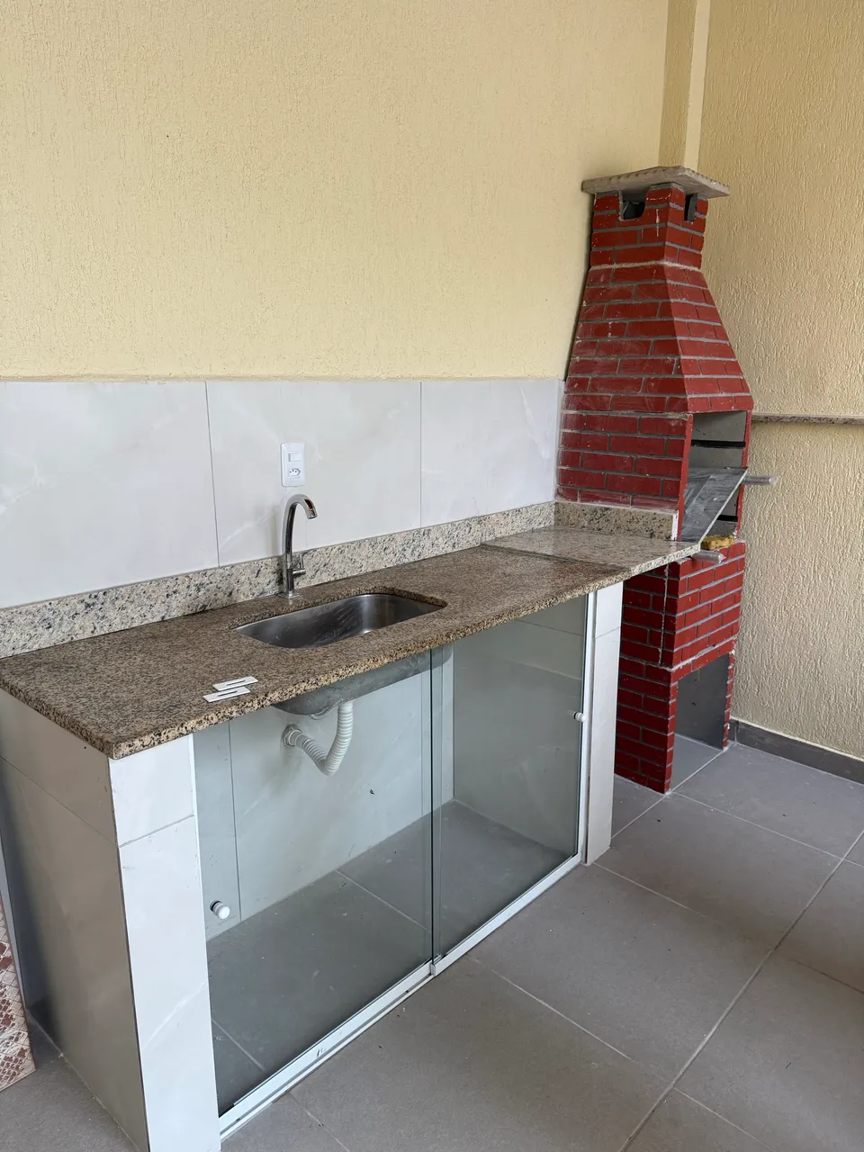 House with 2 bedrooms and a built-in grill on balcony — photo 17