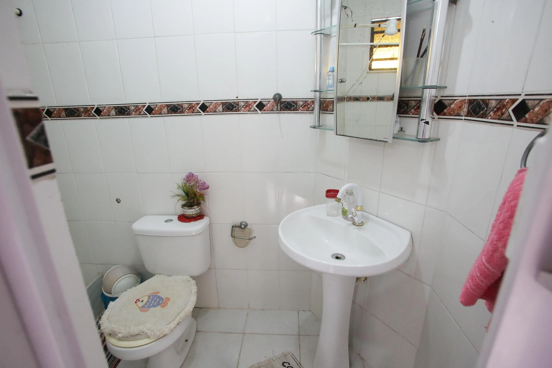 Casa mobiliada com 2 suítes e 3 banheiros e 1 vaga — photo 48