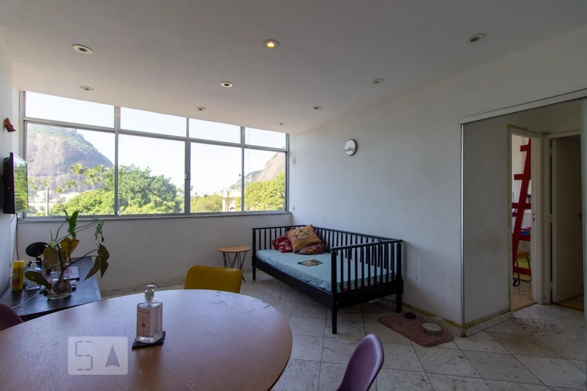 Furnished apartment with 2 bedrooms and 2 bathrooms — photo 18