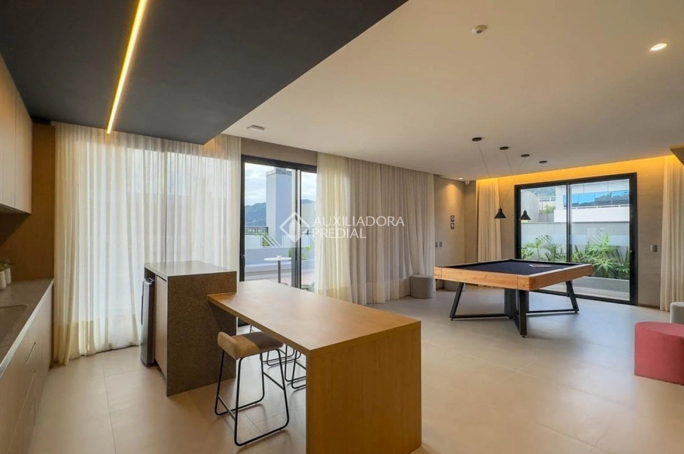 2-bedroom apartment with open kitchen and gas stove — photo 18