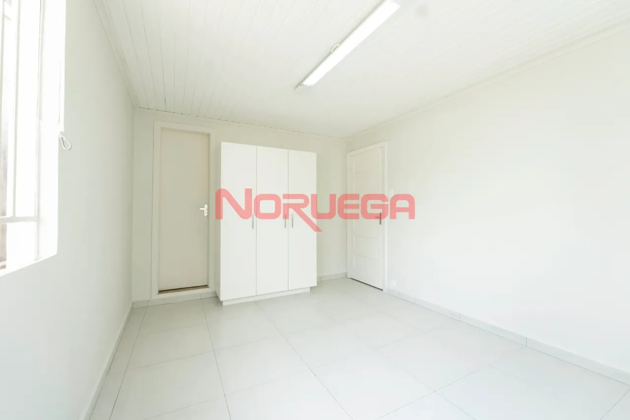 2-bedroom apartment with a glass-enclosed shower — photo 8