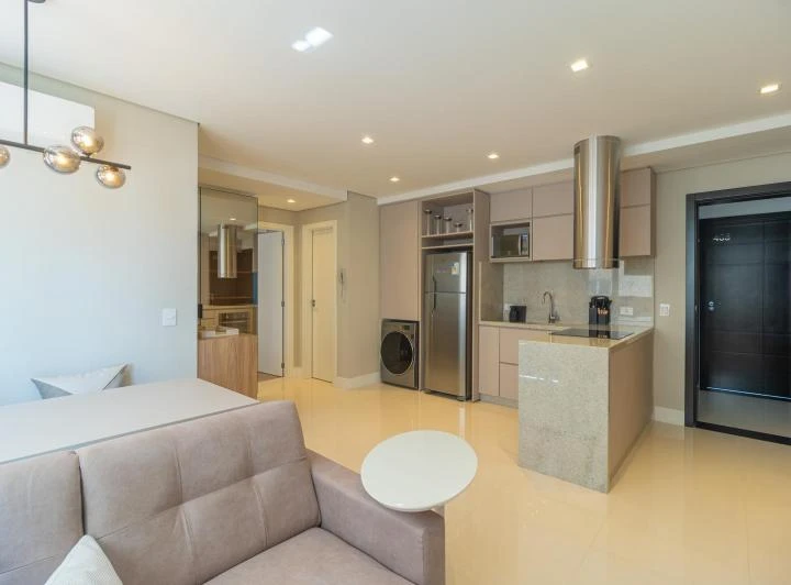 Furnished 1-bedroom apartment with an open-plan kitchen — photo 5