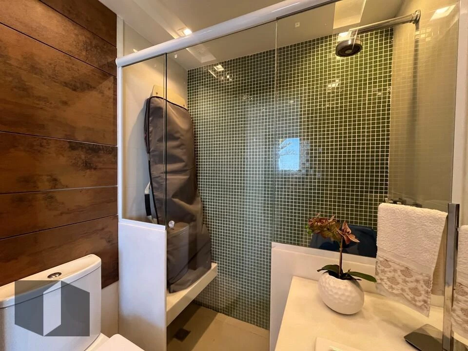 Apartment, 245 m², with floor-to-ceiling windows