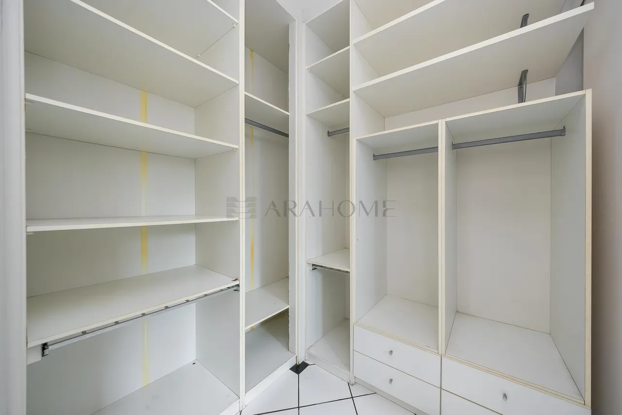 Unfurnished 111 m² apartment with 3 bedrooms and 3 baths — photo 8