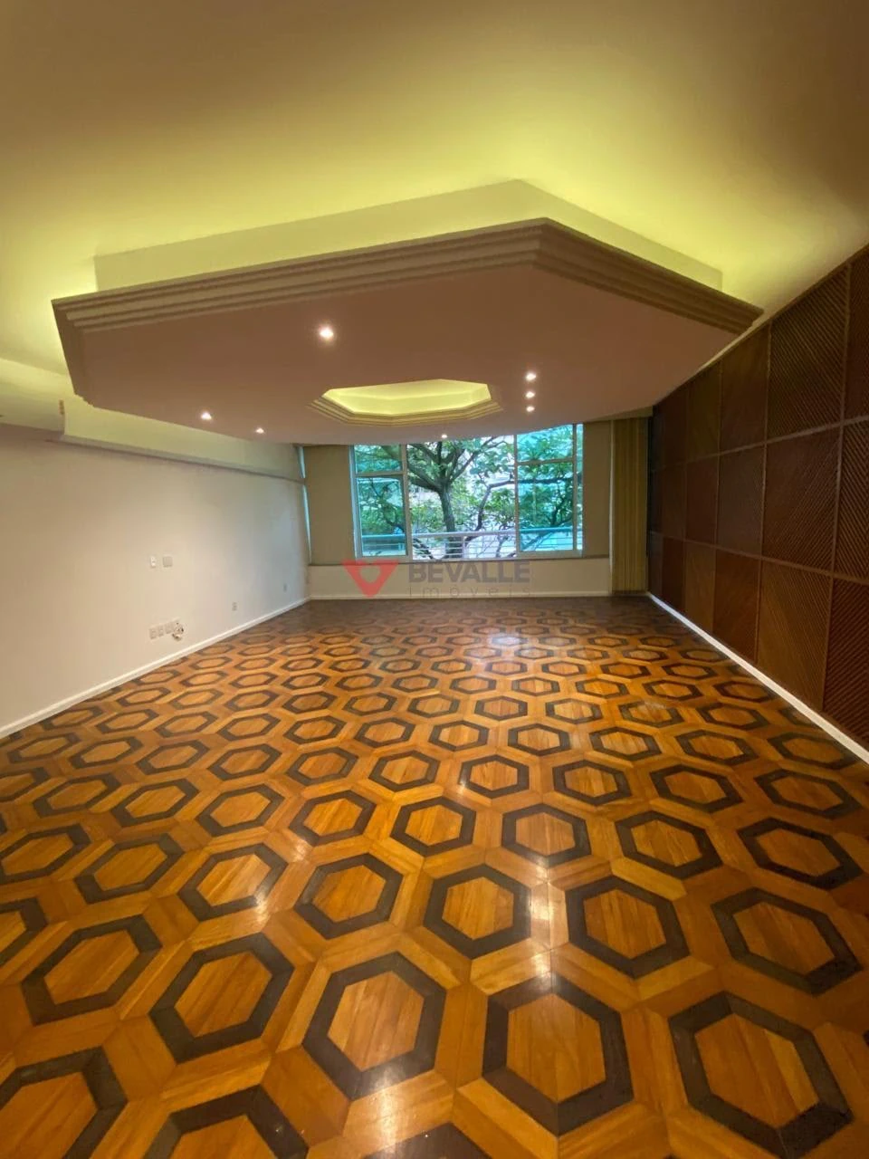 Квартира в оренду з 4 спальнями та 210 м² — photo 3