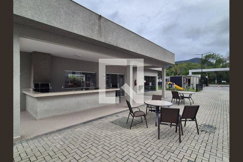 2-bedroom apartment with a mountain view — photo 9