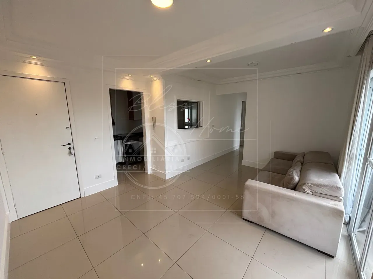 3-bedroom apartment with a closed kitchen and 2 bathrooms — photo 35