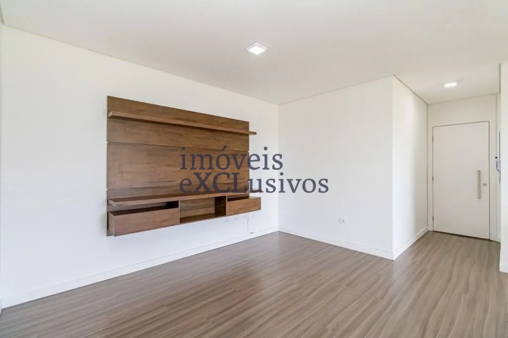 Furnished 2-bedroom apartment with an open-plan kitchen — photo 32