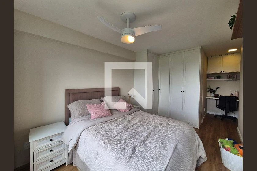 Glass-enclosed balcony in a 2-bedroom apartment, 82 m² — photo 46