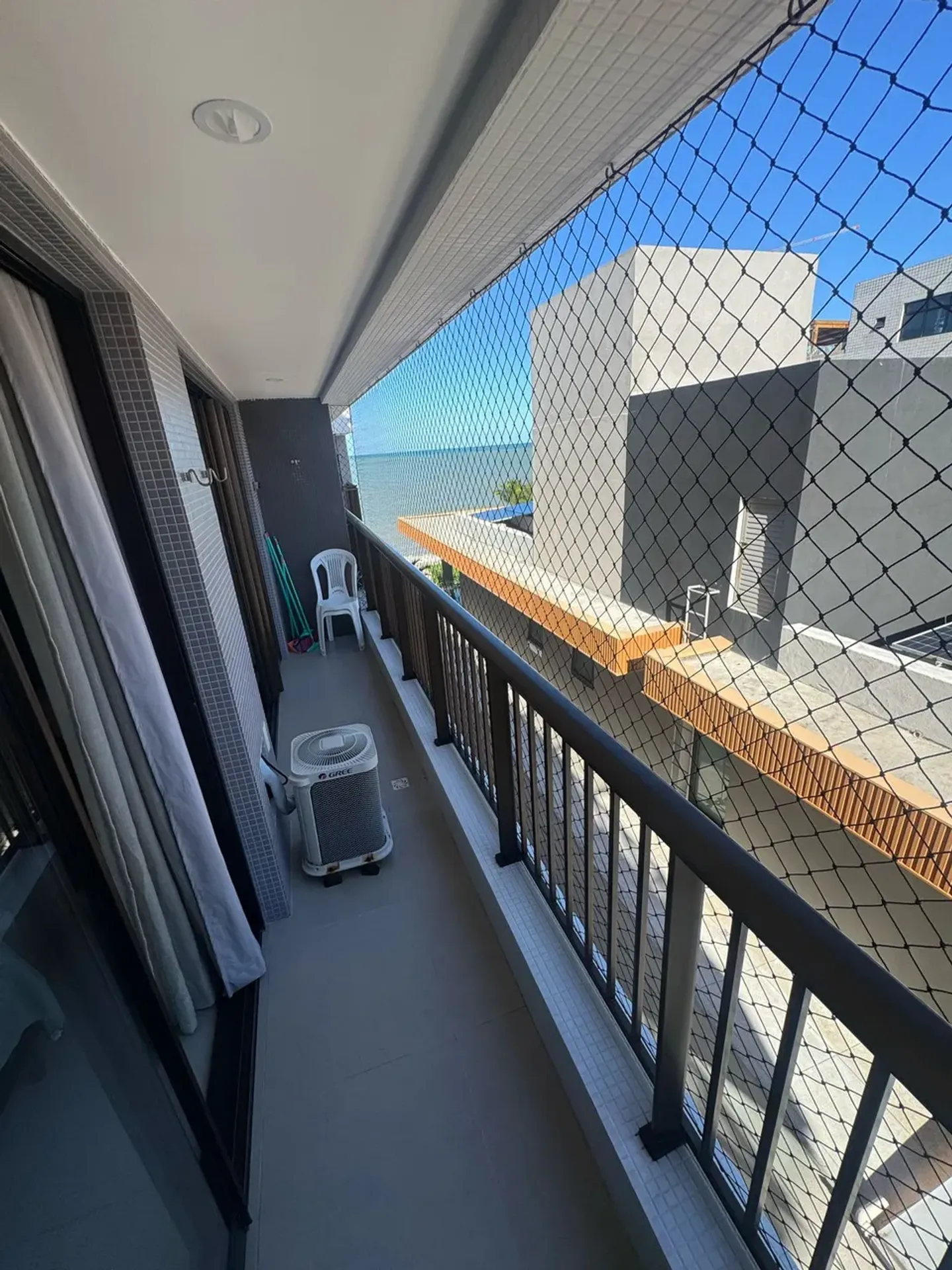 Furnished apartment, 38 m², with a water view — photo 6