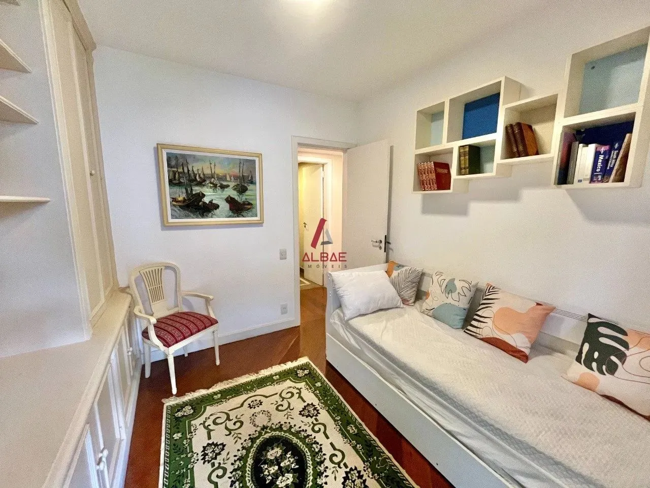 3-bedroom apartment with a balcony and 4 bathrooms — photo 4