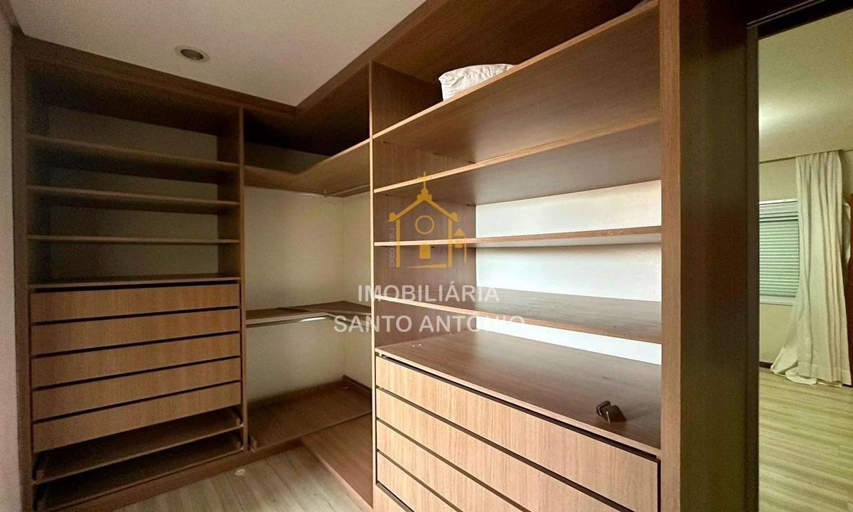 Glass-enclosed balcony in a 3-bedroom house, 300 m² — photo 10