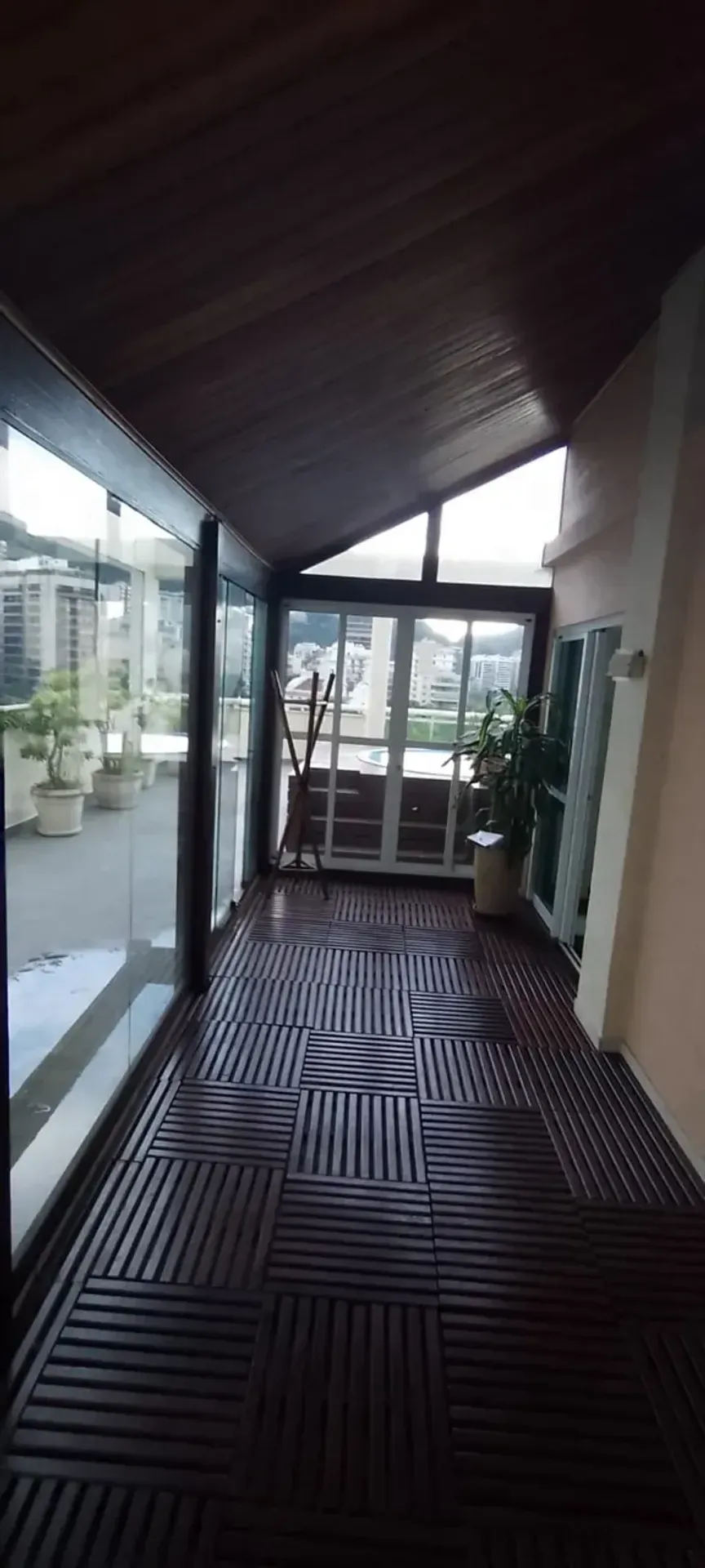 173 m² apartment with 1 bedroom and 3 bathrooms — photo 27