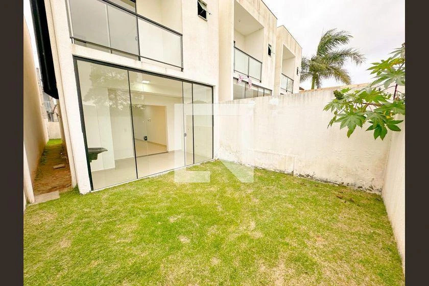 2-bedroom house with a grill on the balcony in Florianópolis — photo 11