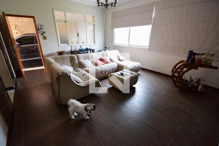 Rental house with 6 bedrooms and 260 m² total area — photo 23