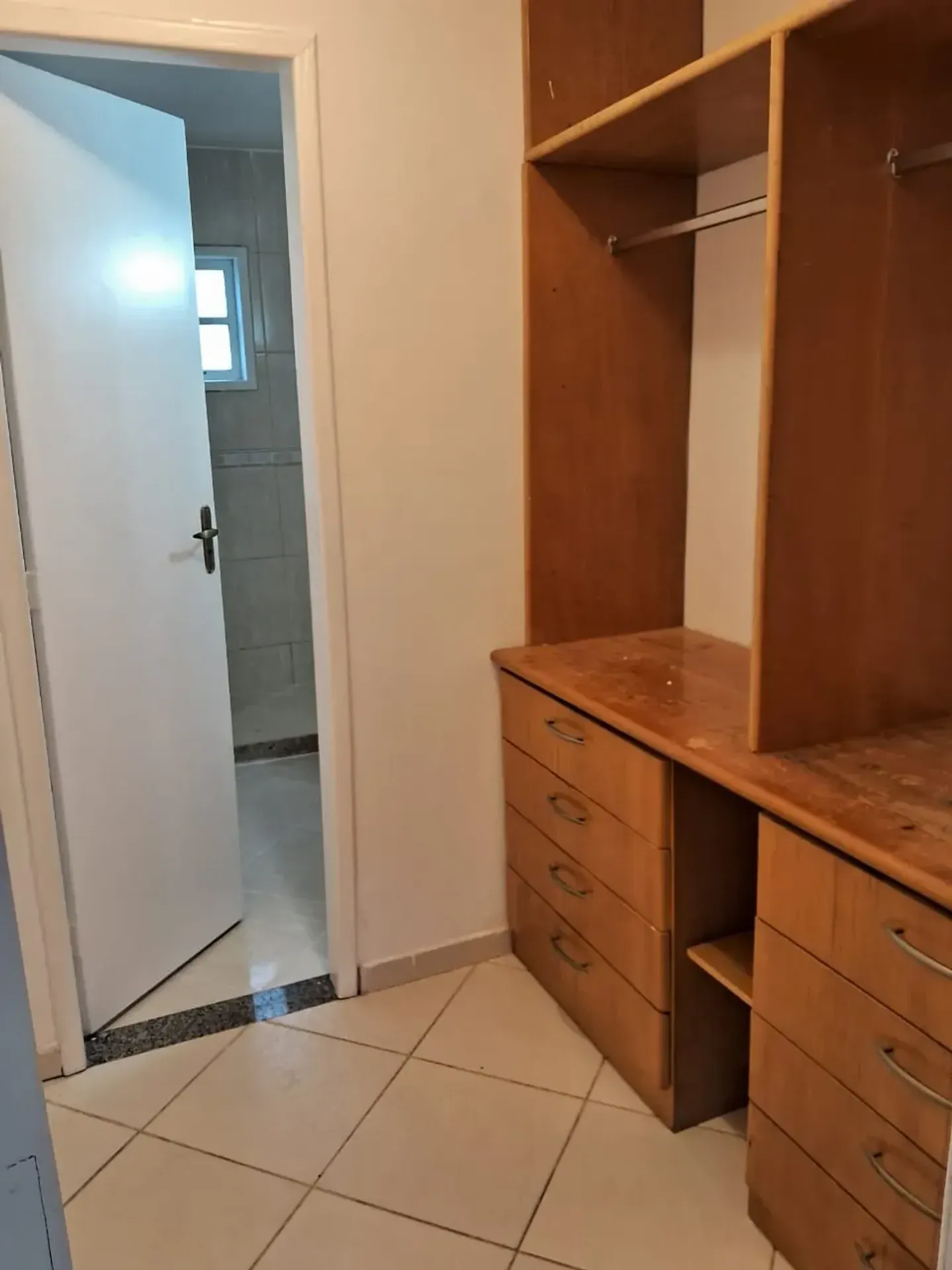 House, 250 m², with a walk-in closet — photo 15