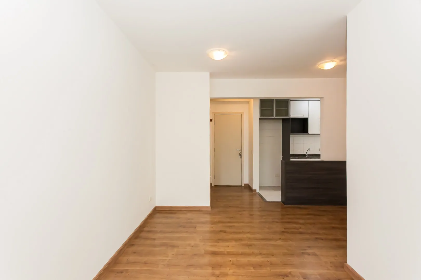 Apartment, 60 m², with wood or laminate floors — photo 4