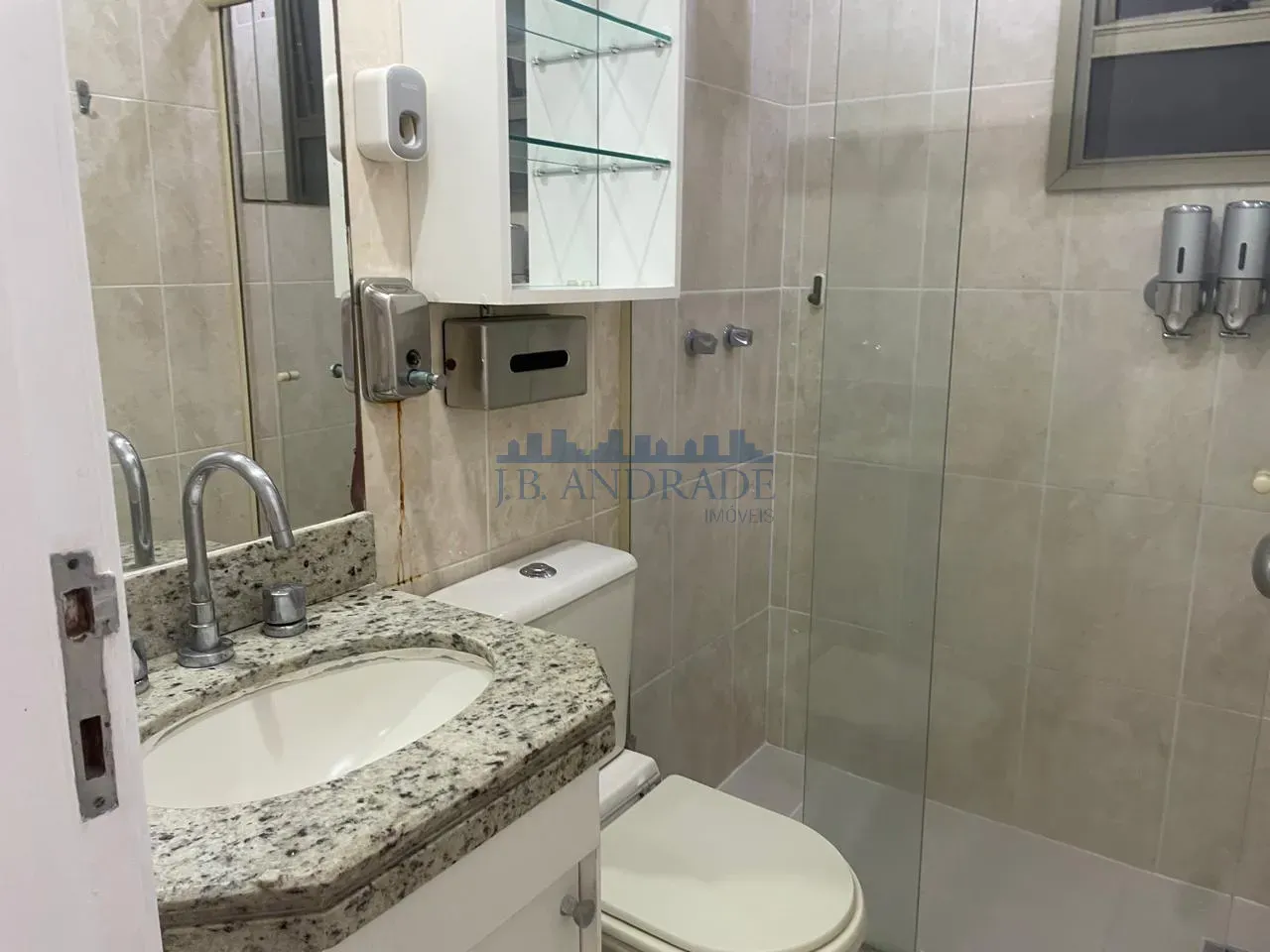 Apartamento mobiliado com 3 quartos e 5 banheiros — photo 20
