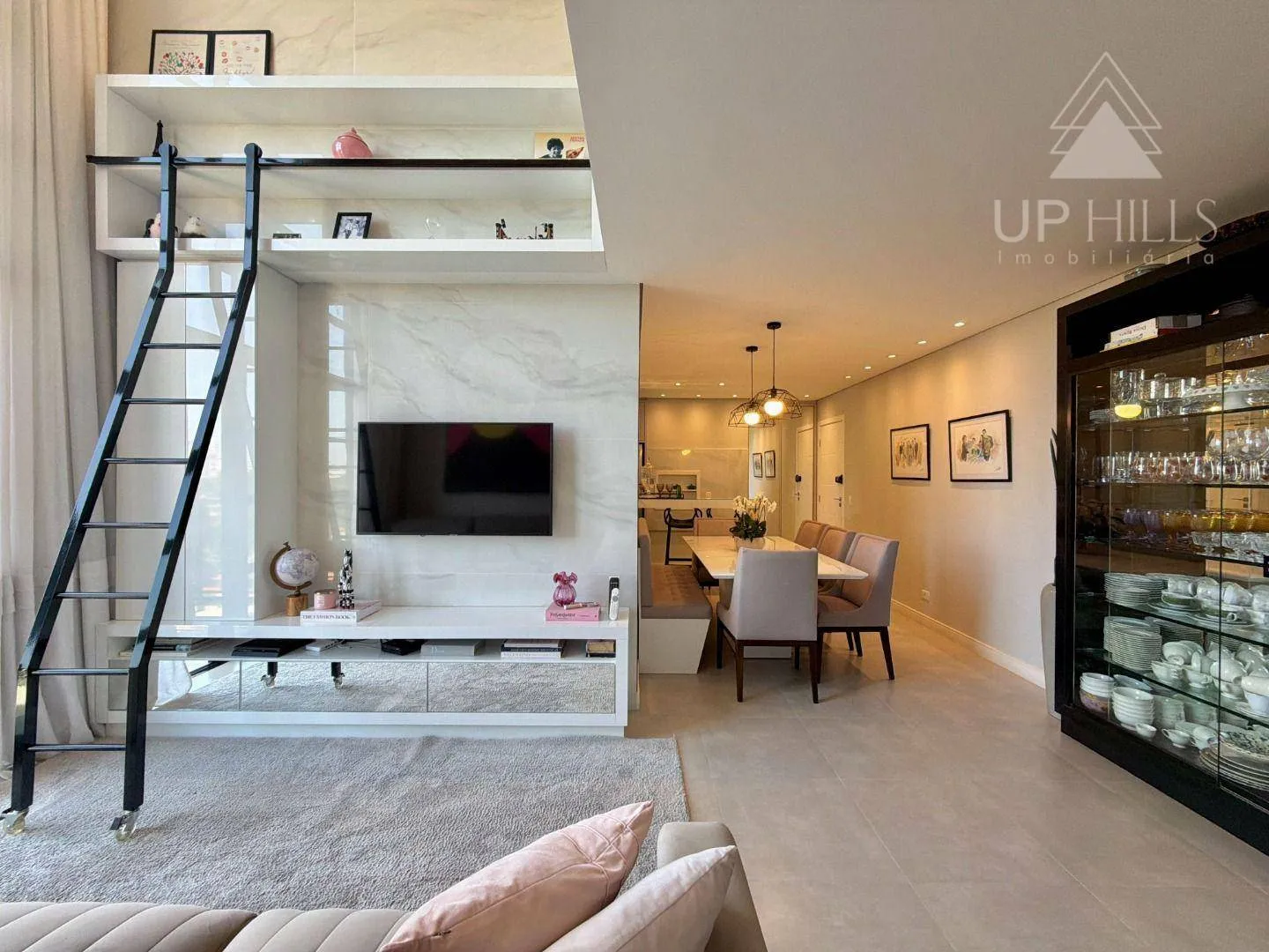Apartment on the 4th floor with floor-to-ceiling windows — photo 13