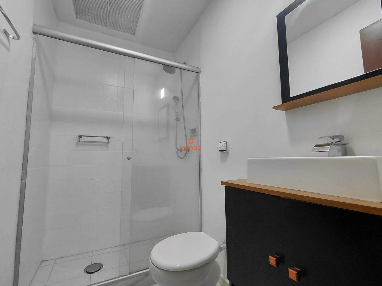 Wood or laminate floors in a 2-bedroom apartment, 88 m² — photo 22
