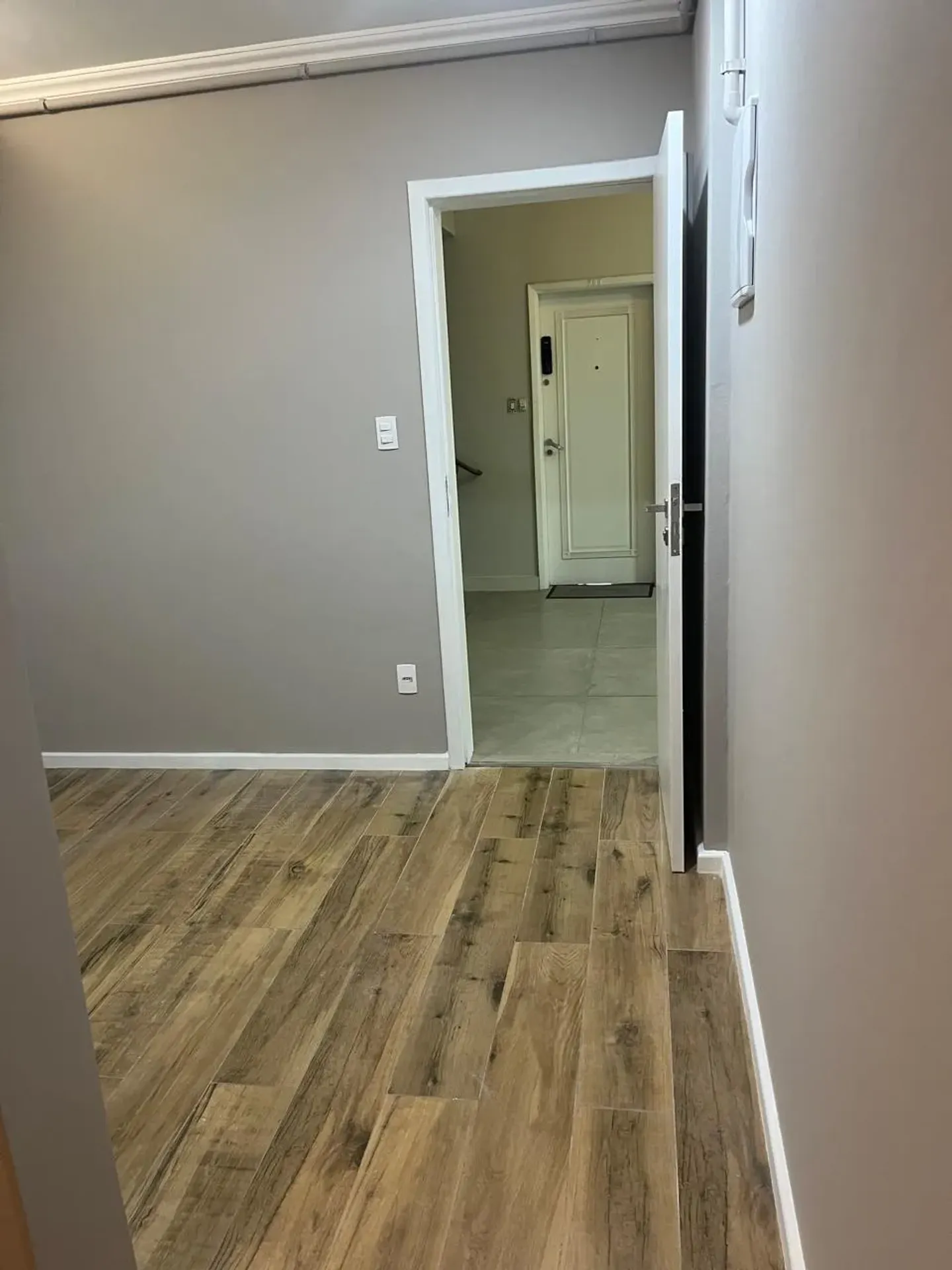 Apartment, 58 m², with wood or laminate floors — photo 10