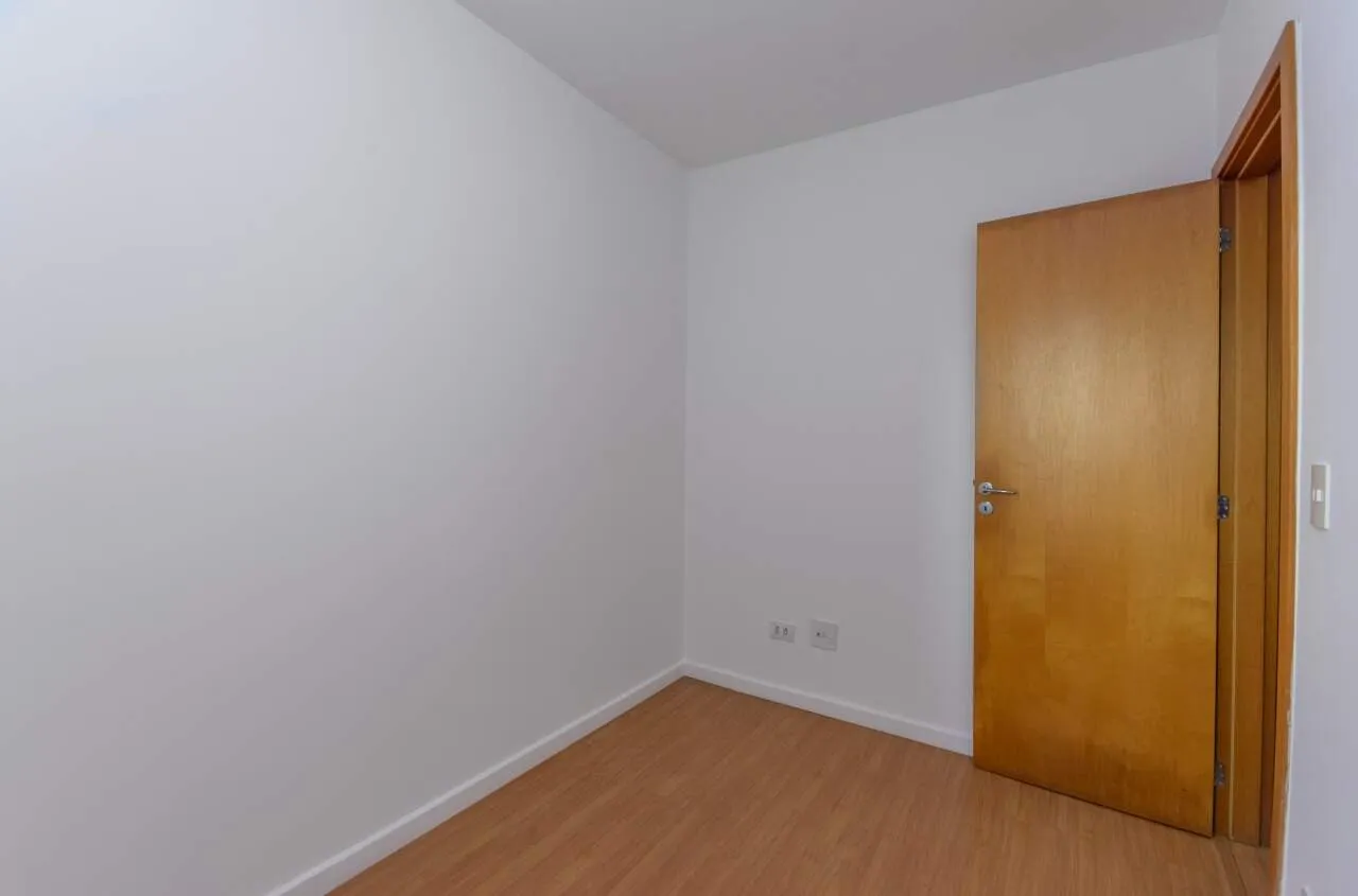 Wood or laminate floors in a 2-bedroom apartment, 60 m² — photo 16