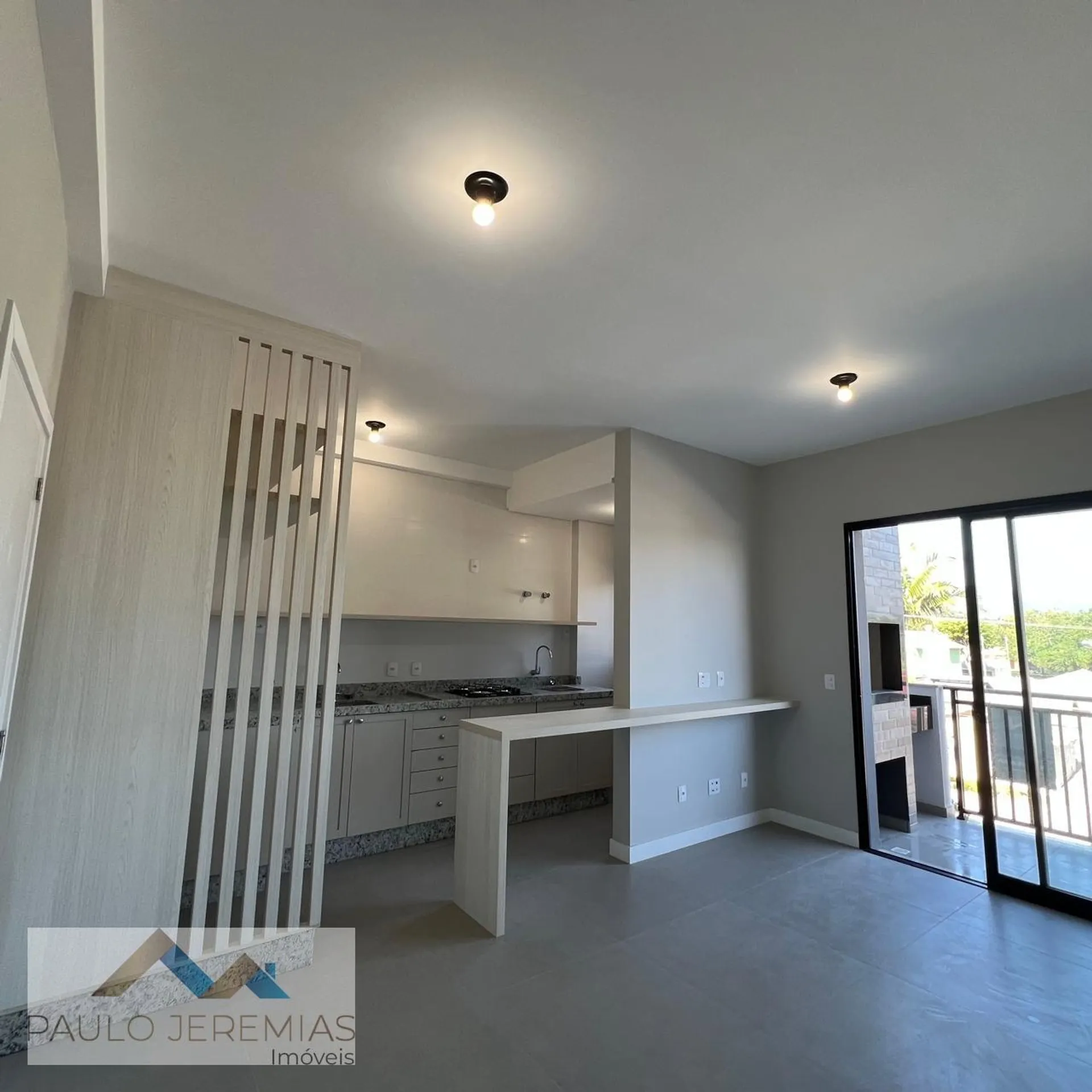 Furnished apartment, 65 m², with floor-to-ceiling windows — photo 2
