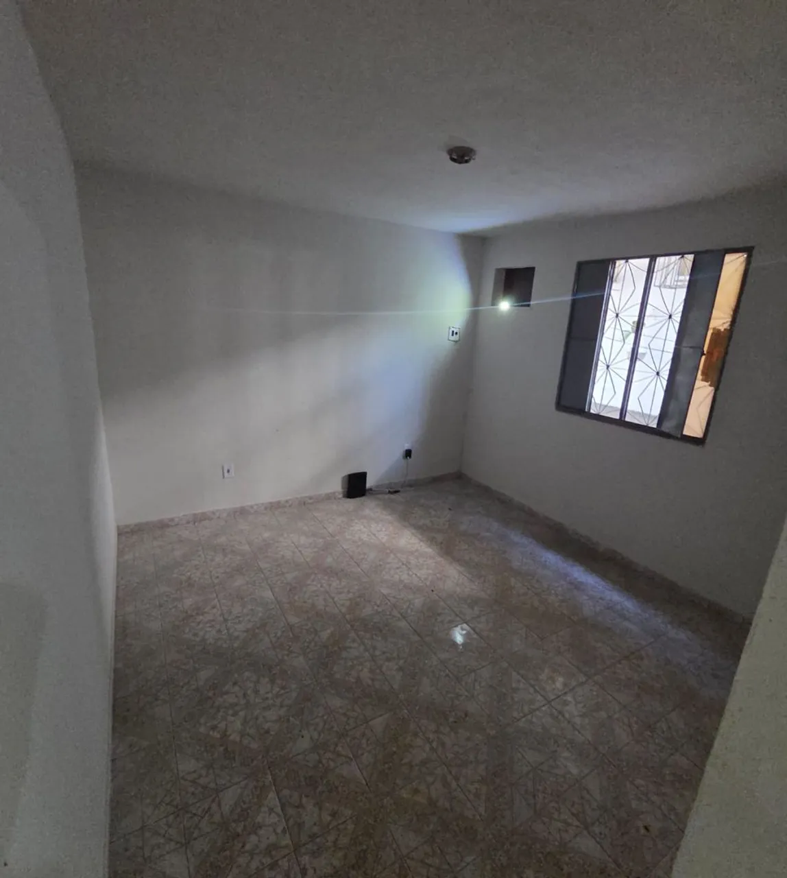 Unfurnished home with 1 parking spot and 1 bedroom — photo 5