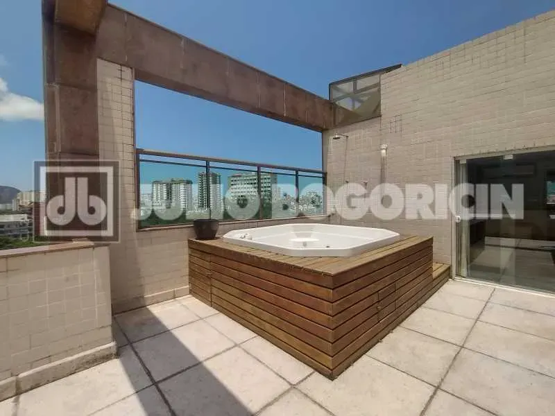 Furnished apartment with 3 bedrooms and a balcony — photo 29