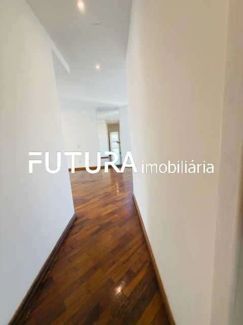 250 m² apartment with 4 bedrooms and 3 parking spots — photo 28