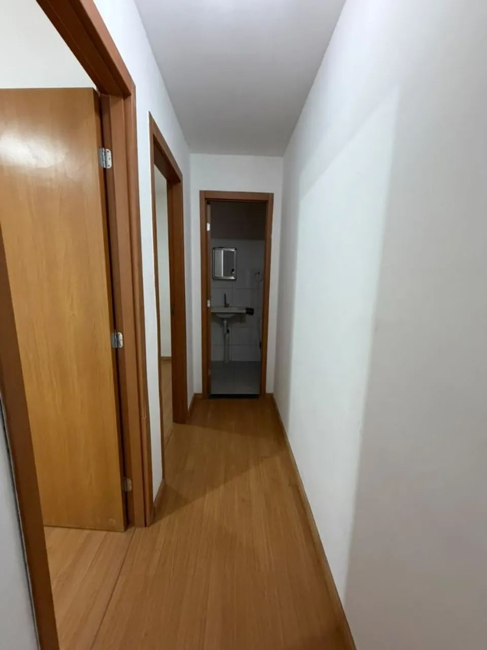 Квартира з 2 спальнями та дерев'яною підлогою або ламінатом — photo 15