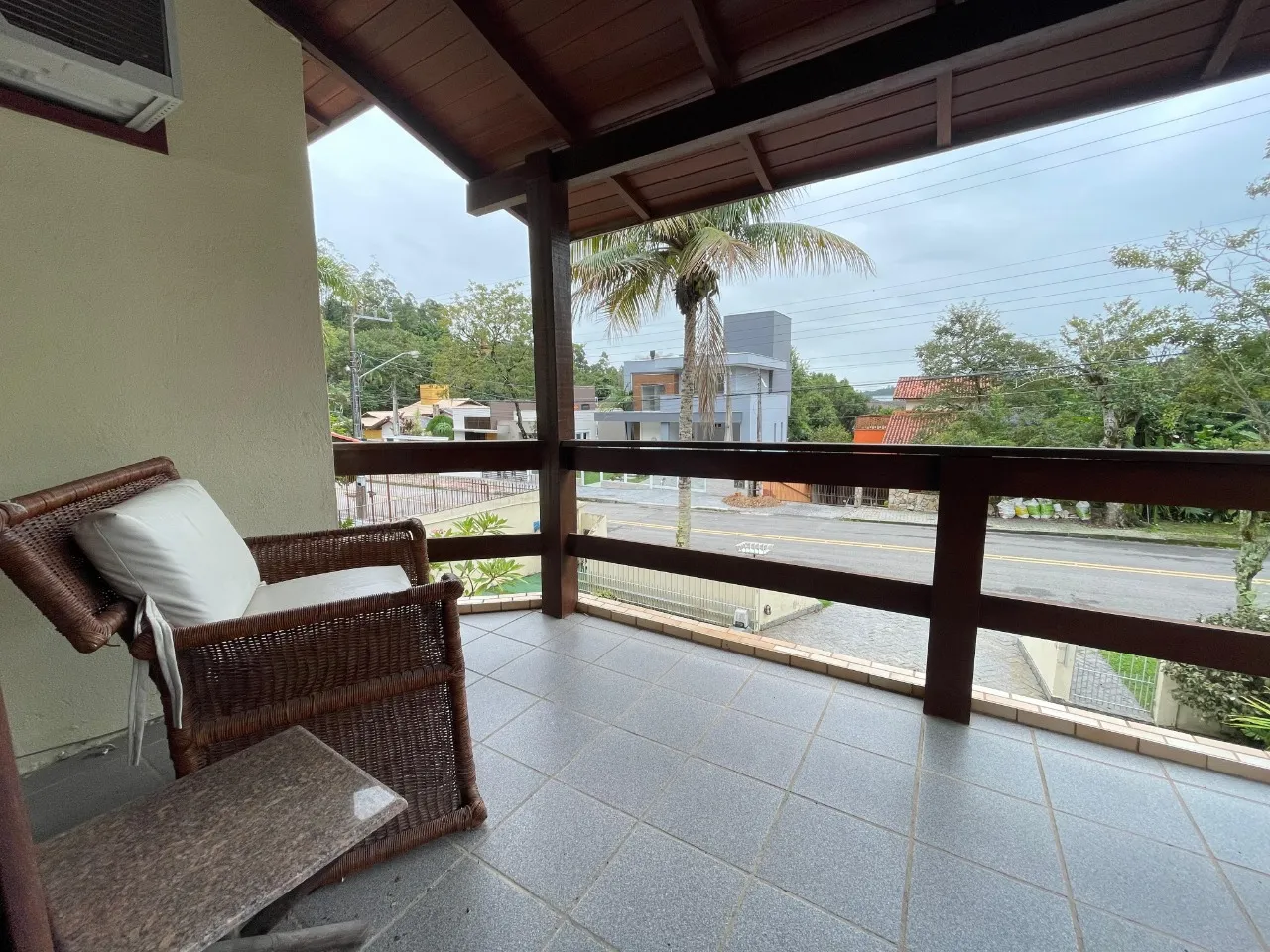 Furnished house with private garden and BBQ — photo 9