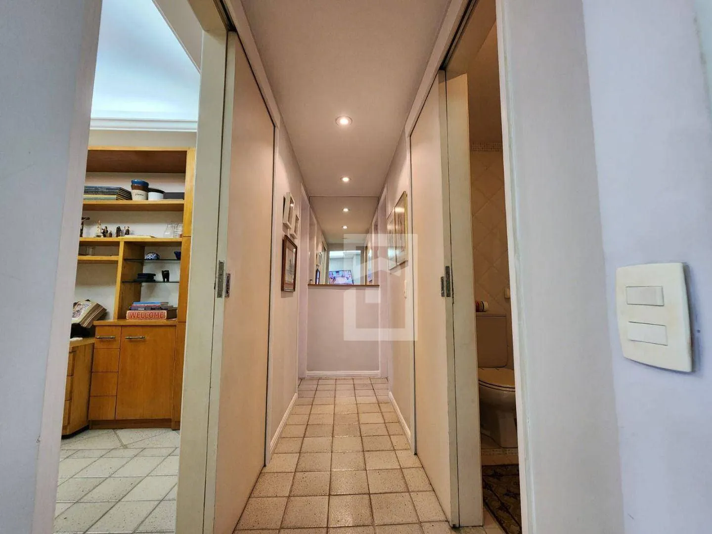 Furnished 3-bedroom apartment with 4 bathrooms — photo 16