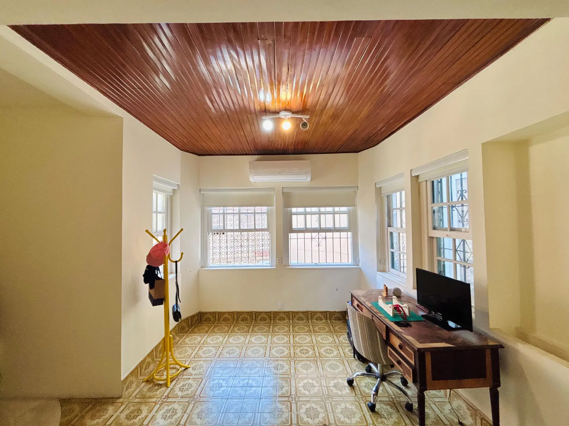Furnished house, 380 m², with a grill on the balcony — photo 39