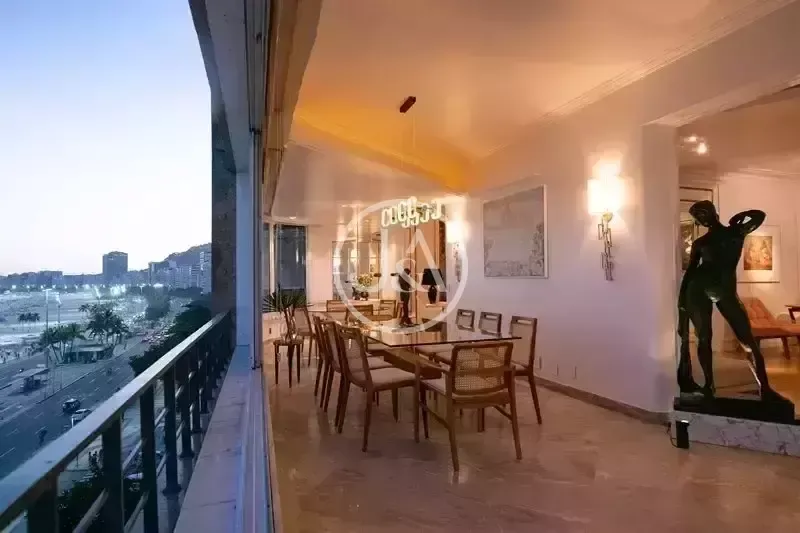 Rental apartment 4 bedrooms 587 m² with 4 parking spots