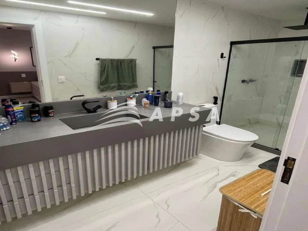 Furnished triplex house with 490 m², 5 en-suite rooms — photo 21