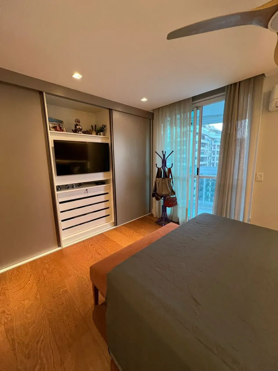 Furnished apartment with 3 bedrooms and 5 bathrooms — photo 6